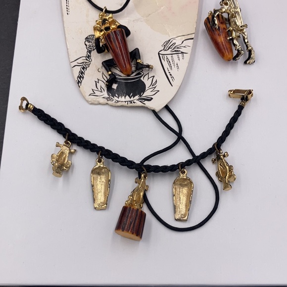 Rare Set Tribal Bakelite Drummer Figurals Original Card - Picture 7 of 7